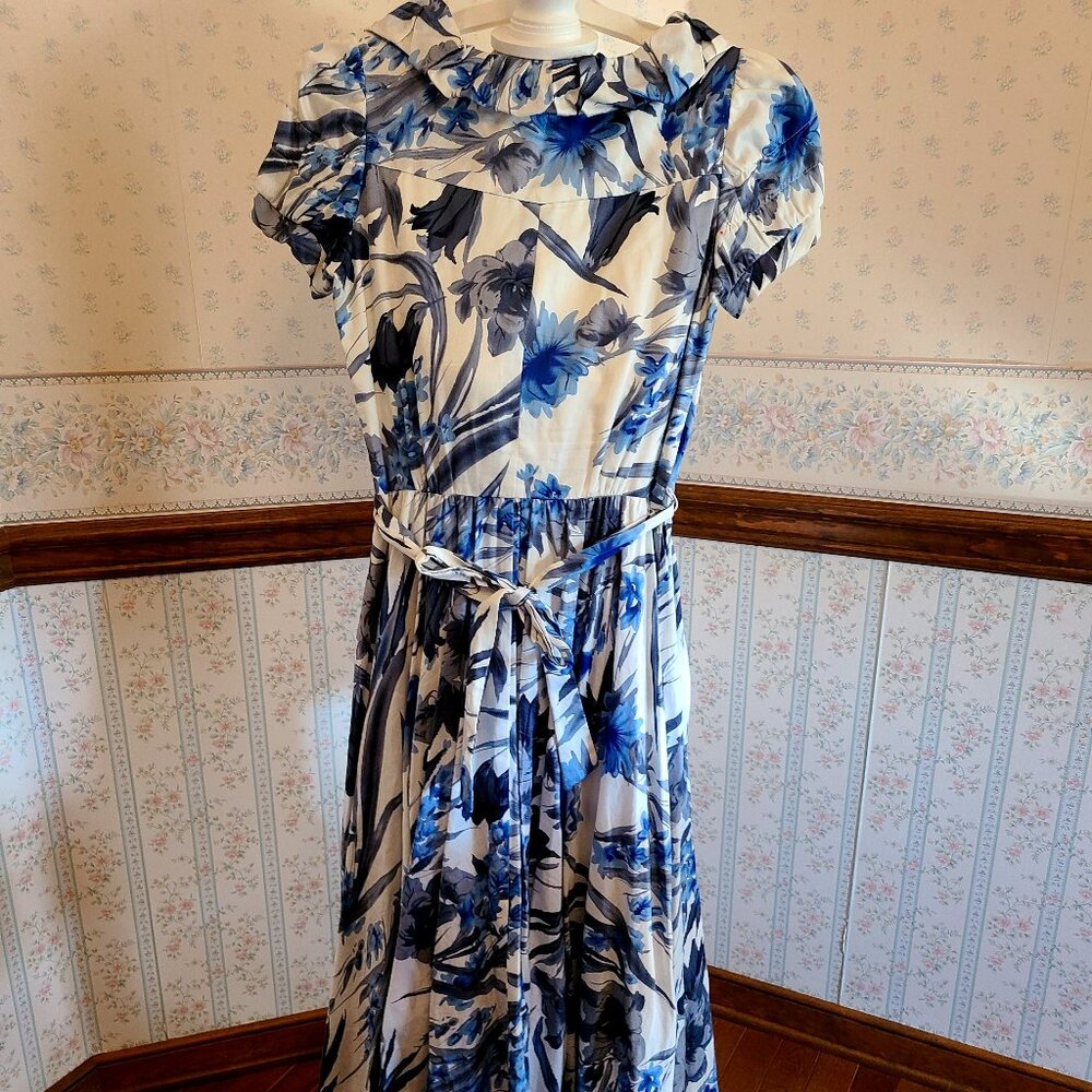 LILY " FLOWY SWING " DRESS IN BLUE/WHITE FLORAL MIDI